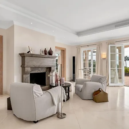About Granados Villa